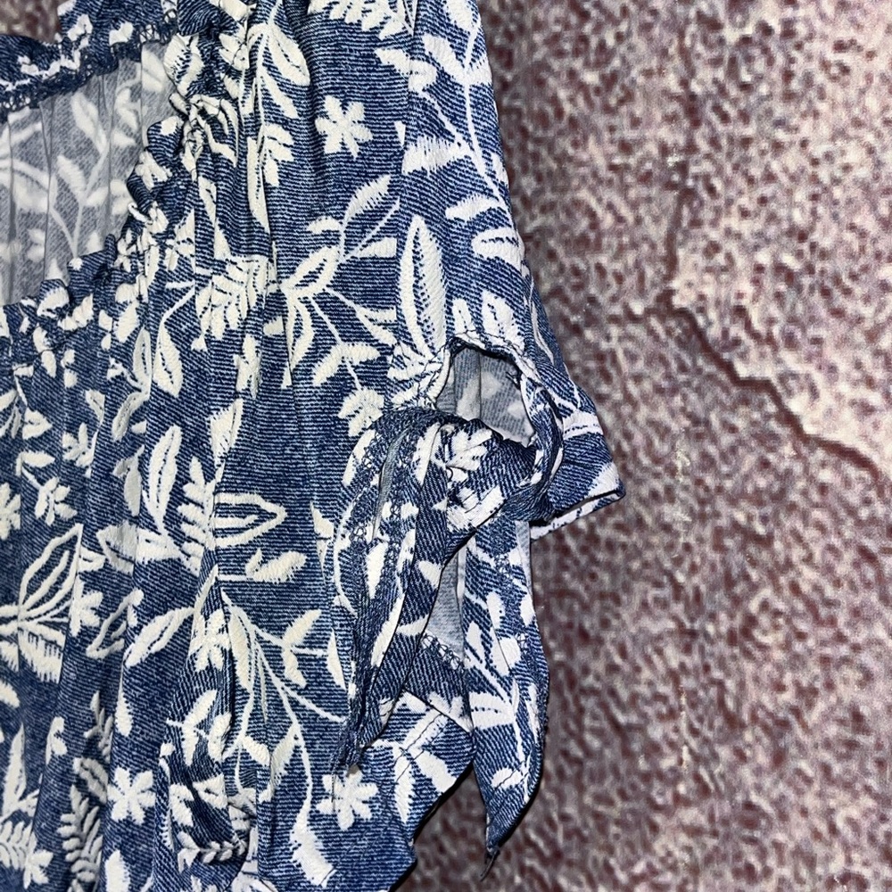 Perseption Concept Blue White Leaf Pattern Top Si… - image 3